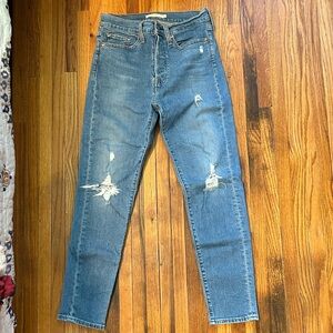 Levi’s the Wedgie Skinny distressed jeans
